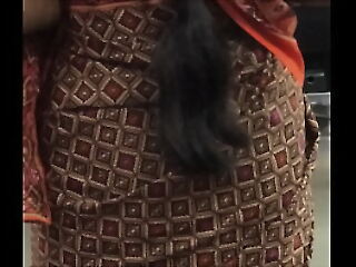 Indian aunty Donks in Saree with smarting barb